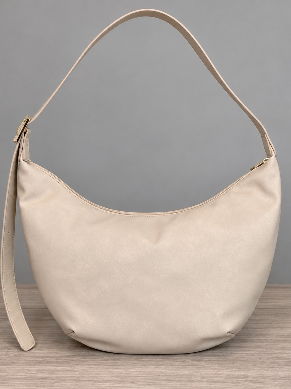 Universal Threas Co. Shoulder Crescent Bag in Cream NWT